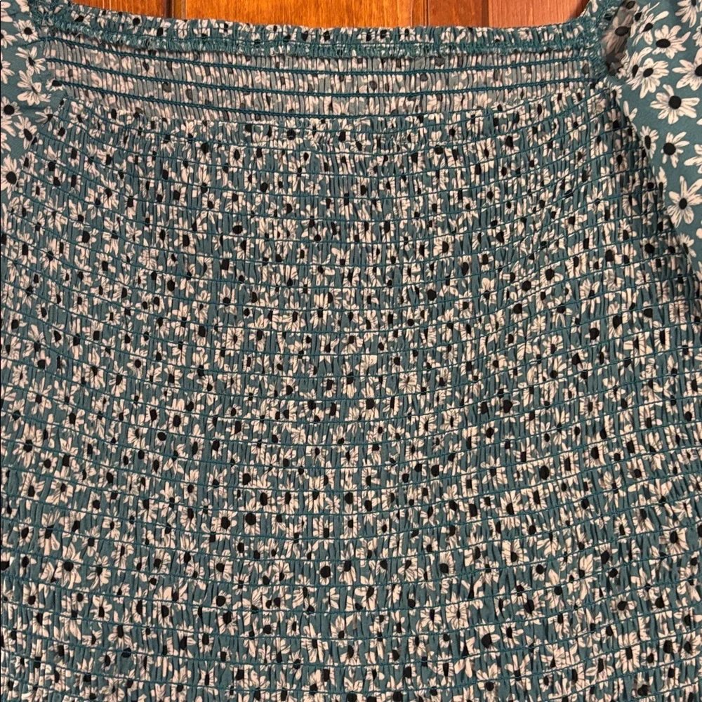 Floral Women’s Romper Size M/L - Picture 2 of 2